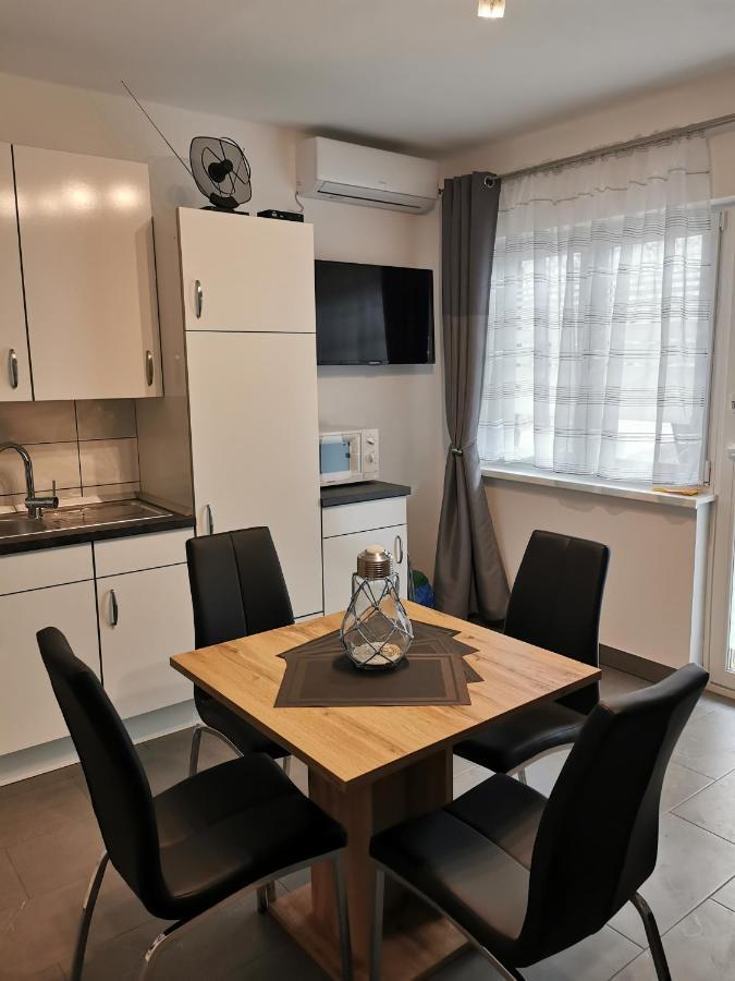 Apartments Penko Ловран Экстерьер фото